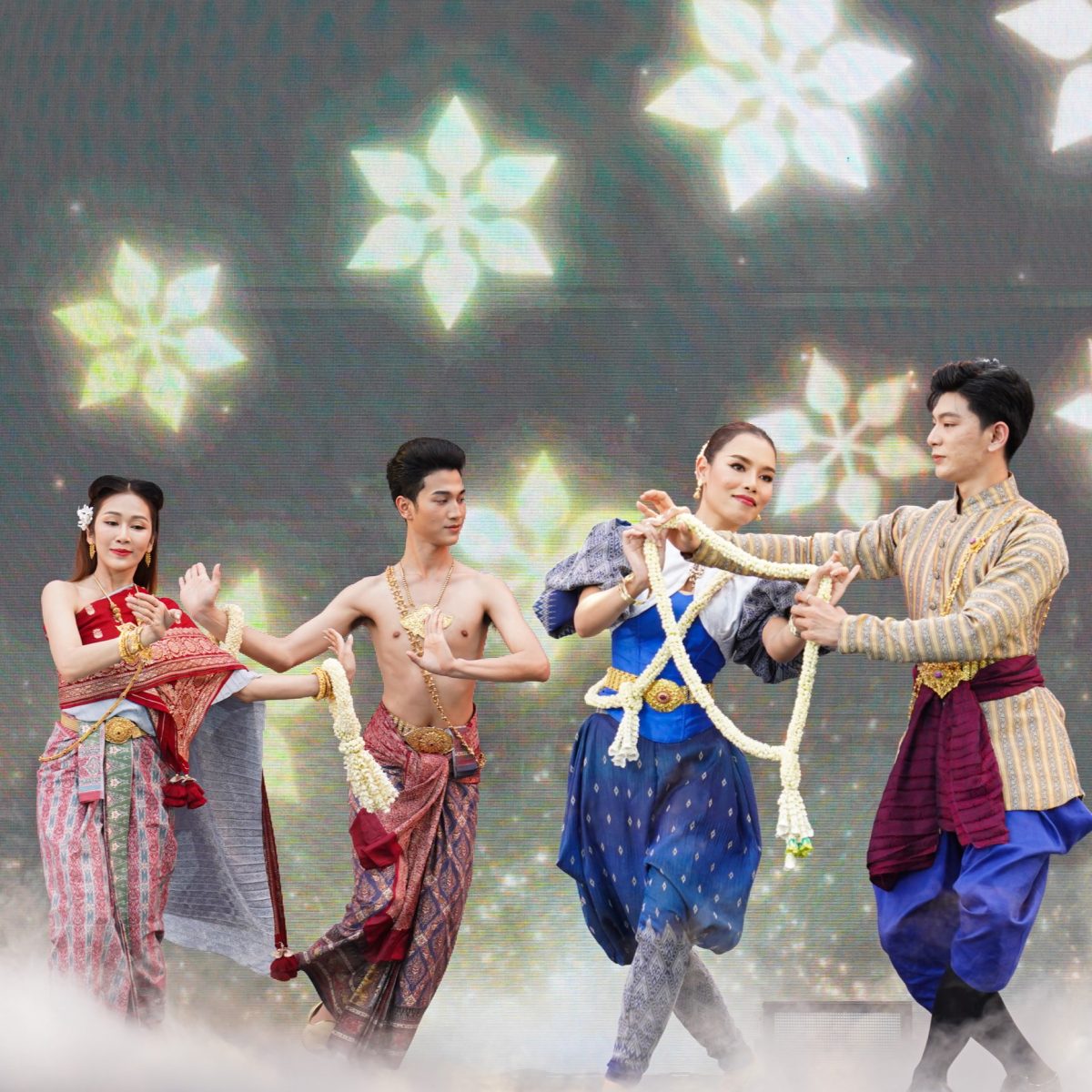 Your 1-Day Plan for an Iconic Songkran at ICONSIAM